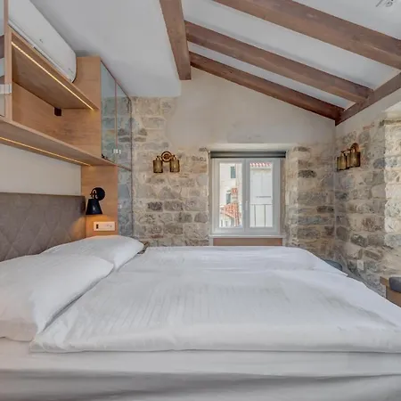 Palace Luxury Retreat Διαμέρισμα *