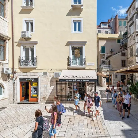 Palace Luxury Retreat Сплит