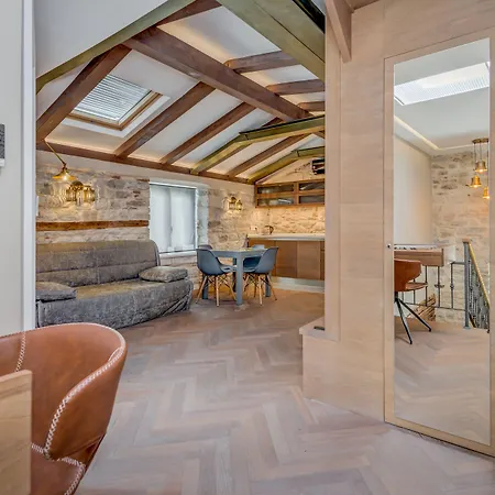 Palace Luxury Retreat Апартаменты