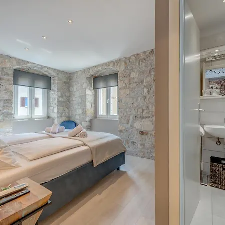 아파트 Palace Luxury Retreat *