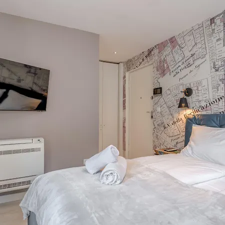 Апартаменти Palace Luxury Retreat - Old Town *