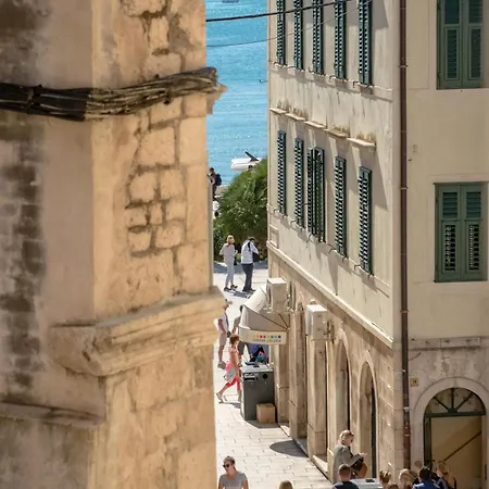 Palace Luxury Retreat